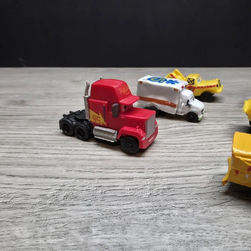 Disney Pixar Cars Thunder Hollow Demolition Derby Mac, Taco,+More - Cake Toppers